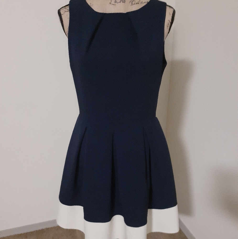 Closet London Size 10 Blue/White Sleeveless Dress